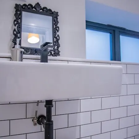 Appartement Bv Classic 3 Bedrooms At Cliff Oak Leeds Perfect For Contractors