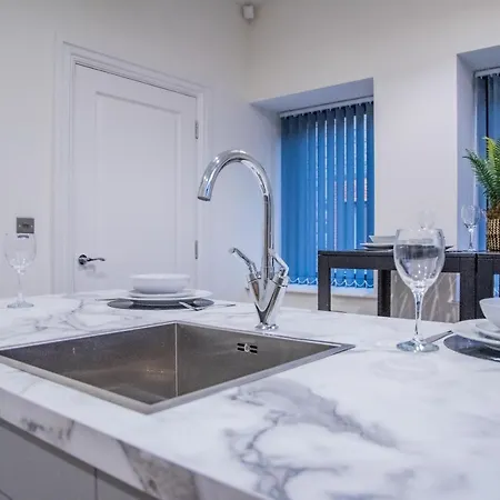 Appartement Bv Classic 3 Bedrooms At Cliff Oak Leeds Perfect For Contractors *