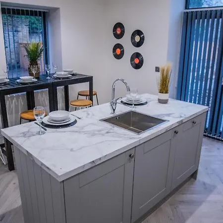 Bv Classic 3 Bedrooms At Cliff Oak Leeds Perfect For Contractors Apartment Leeds (West Yorkshire)