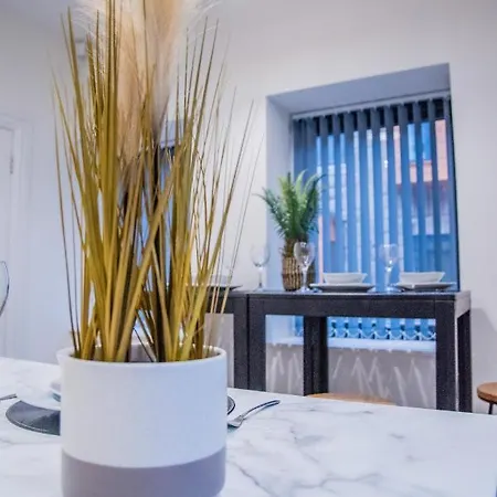 Bv Classic 3 Bedrooms At Cliff Oak Leeds Perfect For Contractors Apartment