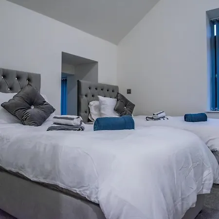 Bv Classic 3 Bedrooms At Cliff Oak Leeds Perfect For Contractors
