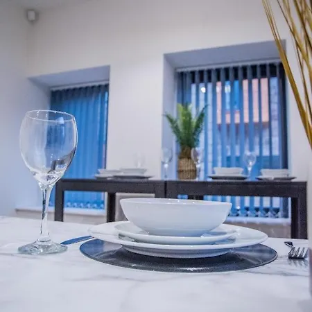 Bv Classic 3 Bedrooms At Cliff Oak Leeds Perfect For Contractors Leeds (West Yorkshire)