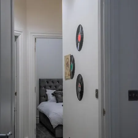 Bv Classic 3 Bedrooms At Cliff Oak Leeds Perfect For Contractors Apartment Leeds (West Yorkshire)