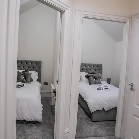 Bv Classic 3 Bedrooms At Cliff Oak Leeds Perfect For Contractors